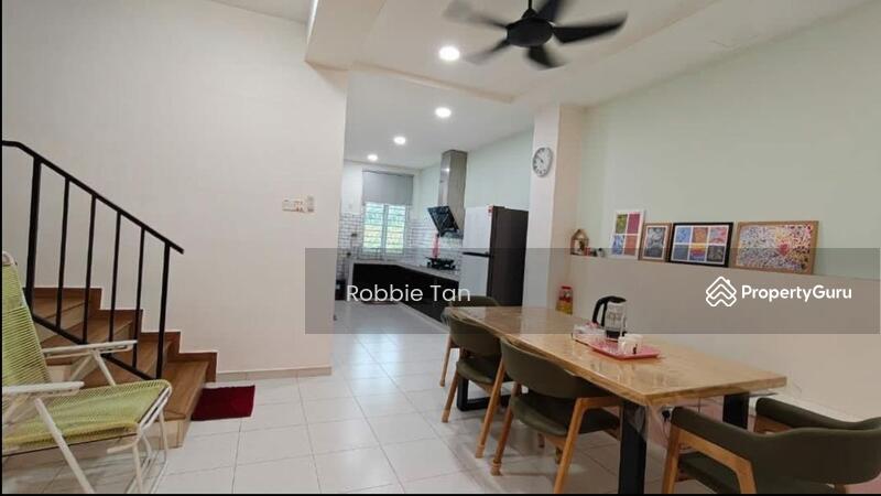 2.5-storey Terraced House for Sale in Senai (Johor) - Robbie Tan - Dining Room - PropertyGuru.com.my