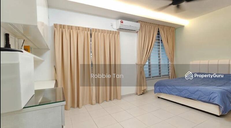 2.5-storey Terraced House for Sale in Senai (Johor) - Robbie Tan - Master Bedroom - PropertyGuru.com.my