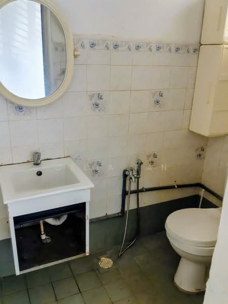 Apartment for Rent at Subang Perdana Goodyear Court 7 - Celia Tan - Bathroom - PropertyGuru.com.my
