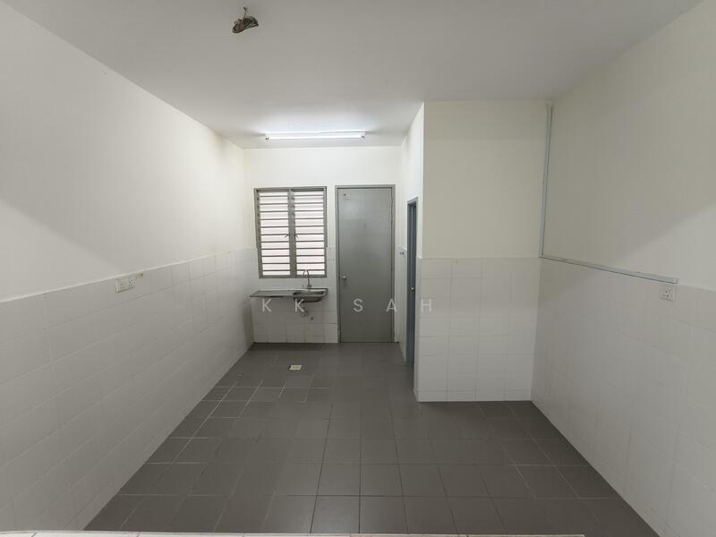 2-storey Terraced House for Sale in Taman TTDI Grove (Kajang) - KK Sah - Kitchen - PropertyGuru.com.my