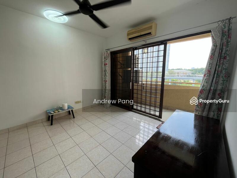Kondominium untuk Dijual di Palm Spring @ Damansara - Andrew Pang - Living Room - PropertyGuru.com.my