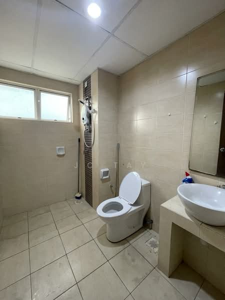 Kondominium untuk Disewa di Cova Villa - JC Tay - Bathroom - PropertyGuru.com.my