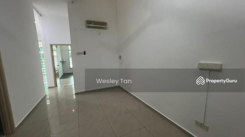 1-storey Terraced House for Sale in Taman Krubong Jaya (Krubong) - Wesley Tan - Hallway - PropertyGuru.com.my
