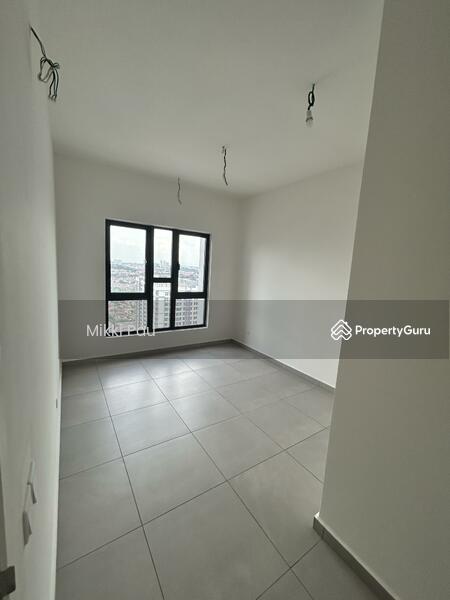 Master bedroom (VIEW 1)
