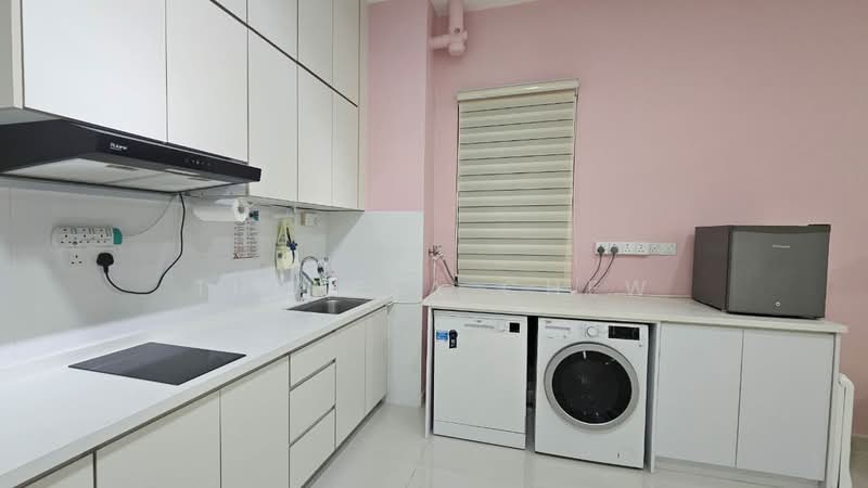 Service Residence for Sale at Core Soho Suite - Theresa Chew - Kitchen - PropertyGuru.com.my