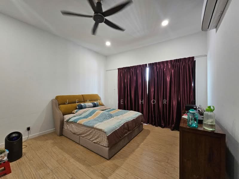 Rumah Teres untuk Dijual di 16 Sierra (Puchong) - Jeanne Hor - Master Bedroom - PropertyGuru.com.my
