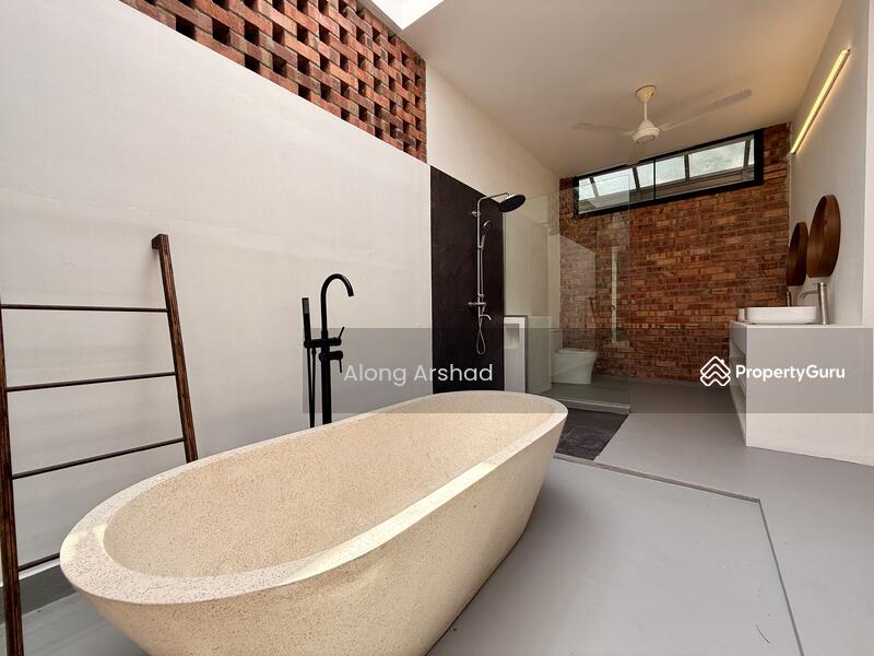 Leisure Farm untuk Untuk Disewa - RM 20,000 /bulan, Mac 2026 - Bathroom - PropertyGuru.com.my