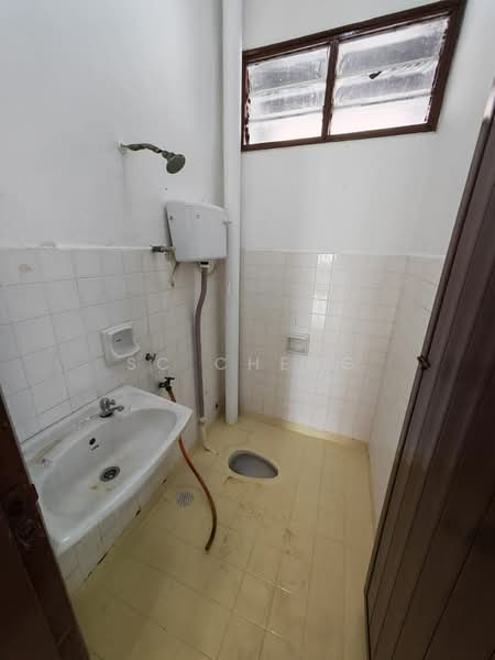 Rumah Teres 1 Tingkat untuk Dijual di Taman Perling (Perling) - SC Cheng - Bathroom - PropertyGuru.com.my
