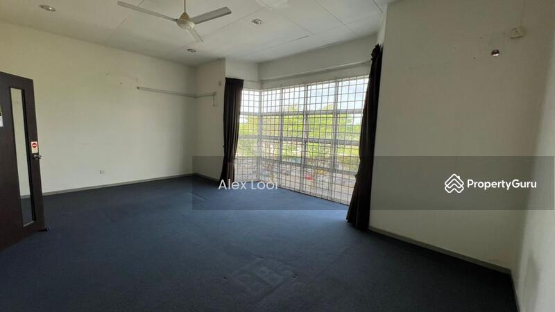 Untuk Dijual - Taman Perling Jalan Undan 3 Storey Shop