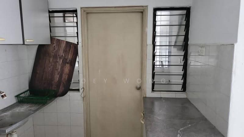 Kondominium untuk Dijual di Vista Millennium Condominium - Joey Wong - Kitchen - PropertyGuru.com.my
