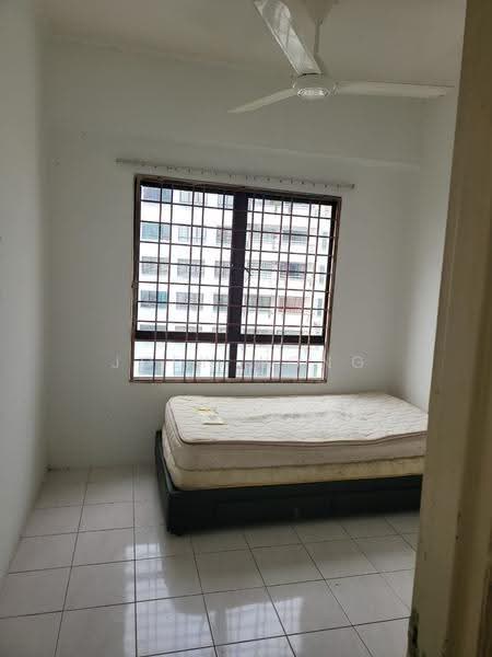 Kondominium untuk Dijual di Vista Millennium Condominium - Joey Wong - Bedroom - PropertyGuru.com.my