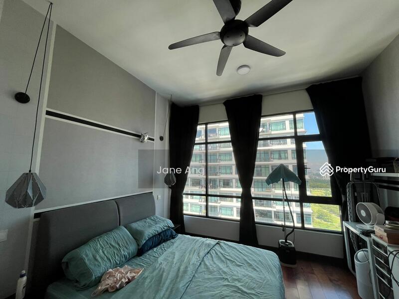 Kediaman Servis untuk Dijual di Molek Regency - Jane Ang - Master Bedroom - PropertyGuru.com.my