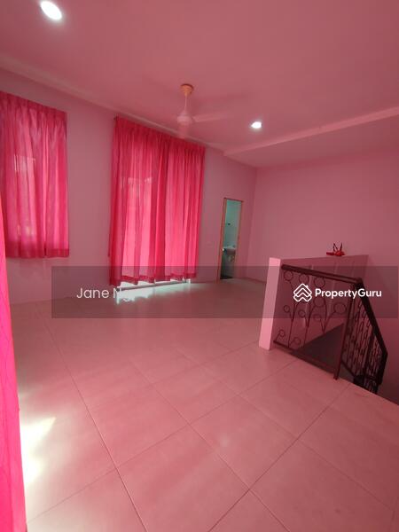 2nd floor hallway 