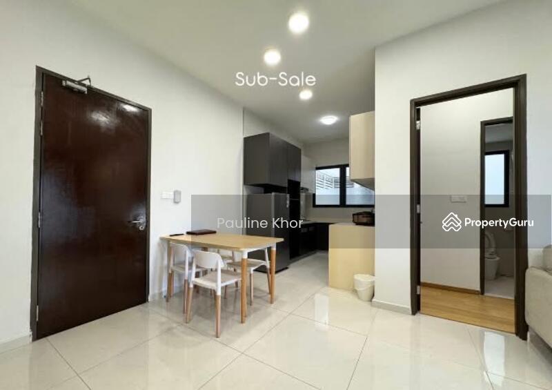 Kondominium untuk Dijual di Bay Point @ Country Garden Danga Bay - Pauline Khor - Dining Room - PropertyGuru.com.my