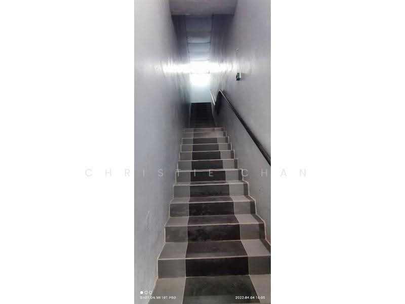Terrace Factory for Rent in Seksyen 33 (Shah Alam) - Christie Chan - Corridor - PropertyGuru.com.my