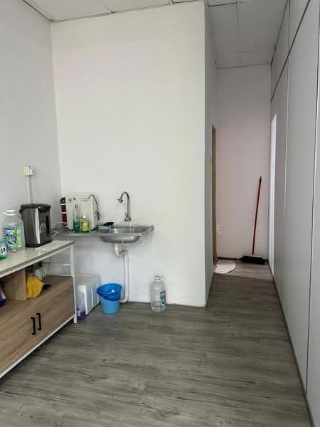 Kilang Teres untuk Disewa di Seksyen 33 (Shah Alam) - Christie Chan - Kitchen - PropertyGuru.com.my