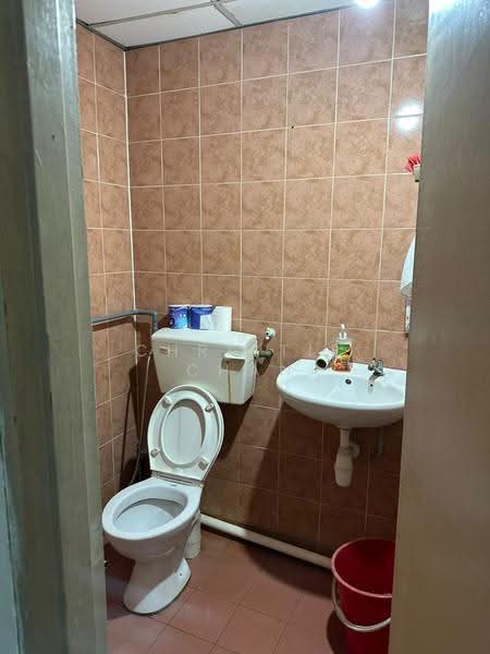 Kilang Teres untuk Disewa di Seksyen 33 (Shah Alam) - Christie Chan - Bathroom - PropertyGuru.com.my