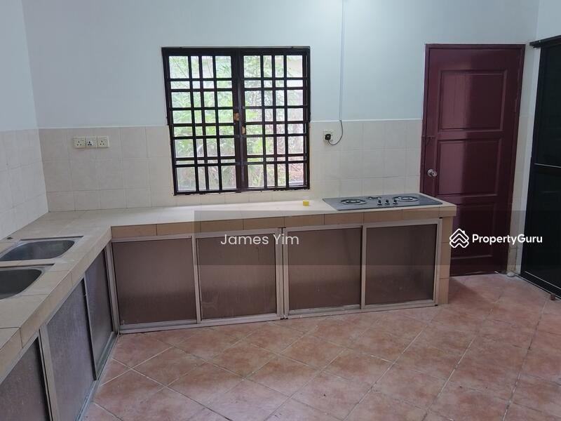 Dry kitchen