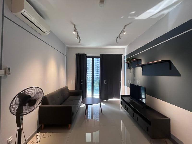 Kediaman Servis untuk Dijual di United Point (Residensi Berpadu) - Michelle Yun - Living Room - PropertyGuru.com.my