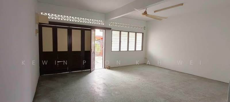 Rumah Teres 2 Tingkat untuk Dijual di Jalan Ipoh (Kuala Lumpur) - Kewin Poon Kah Wei - Living Room - PropertyGuru.com.my