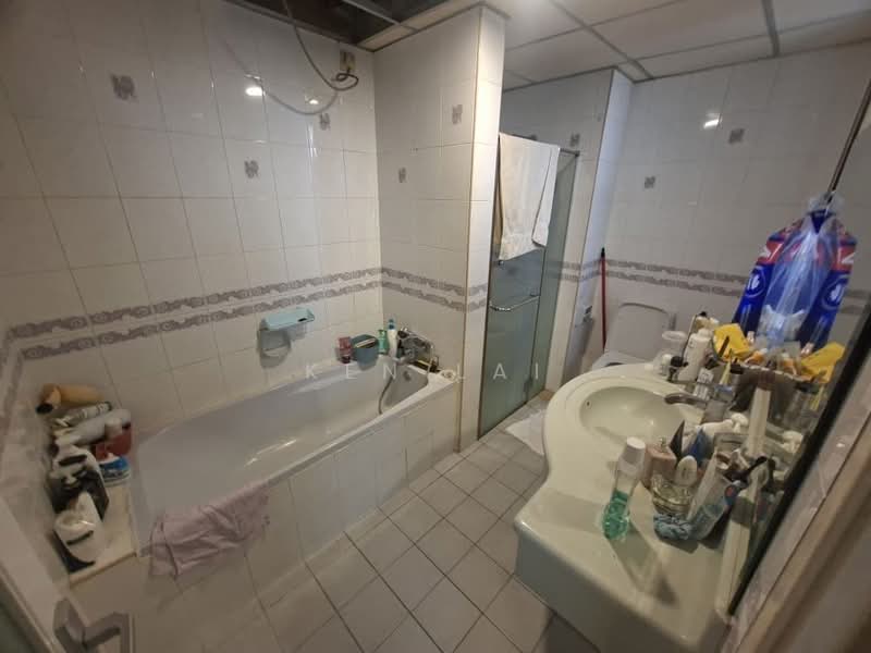 Condominium for Sale at Mutiara Oriental - Ken Lai - Bathroom - PropertyGuru.com.my