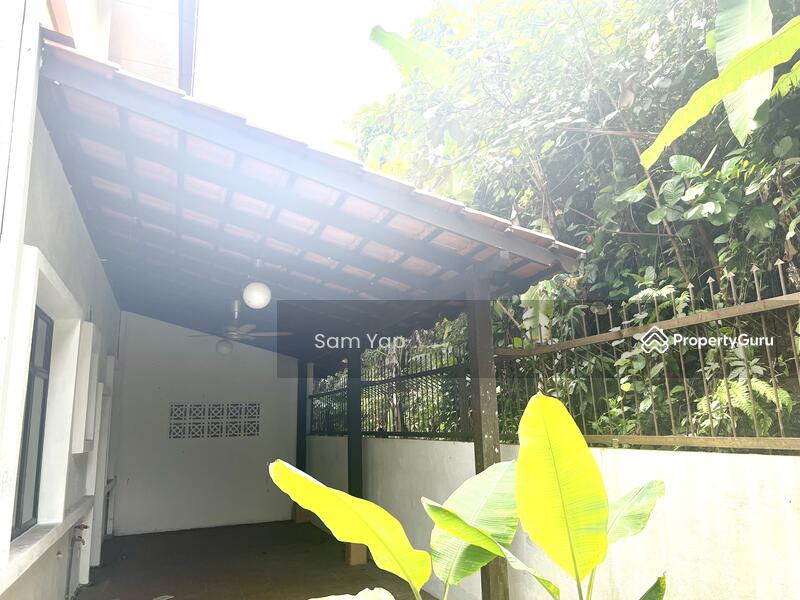 Backyard for wet kitchen