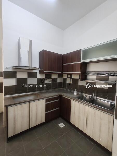 Wet kitchen cabinet 