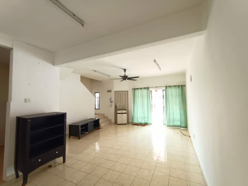 Terraced House for Rent in Puchong (Selangor) - CL Chin - Living Room - PropertyGuru.com.my