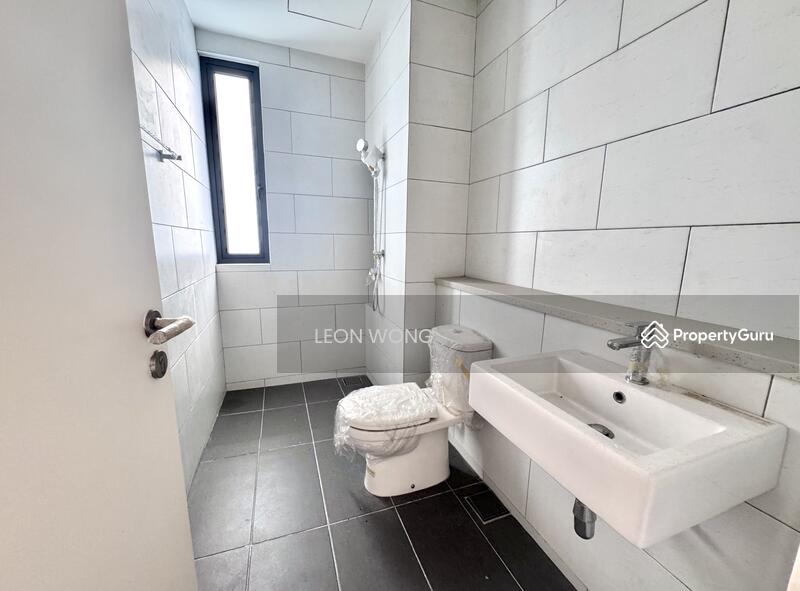 Rumah Teres untuk Dijual di Tamansari (Rawang) - LEON WONG - Bathroom - PropertyGuru.com.my