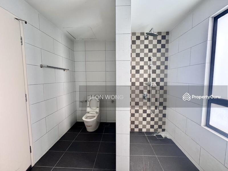 Rumah Teres untuk Dijual di Tamansari (Rawang) - LEON WONG - Bathroom - PropertyGuru.com.my