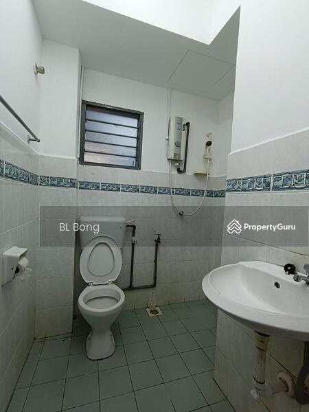 2-storey Terraced House for Sale in Taman Muzaffar Heights (Bukit Katil) - BL Bong - Bathroom - PropertyGuru.com.my