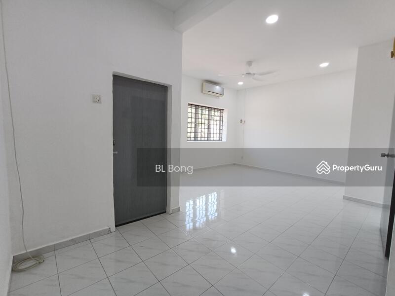 2-storey Terraced House for Sale in Taman Muzaffar Heights (Bukit Katil) - BL Bong - Living Room - PropertyGuru.com.my