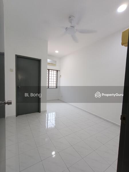 2-storey Terraced House for Sale in Taman Muzaffar Heights (Bukit Katil) - BL Bong - Living Room - PropertyGuru.com.my