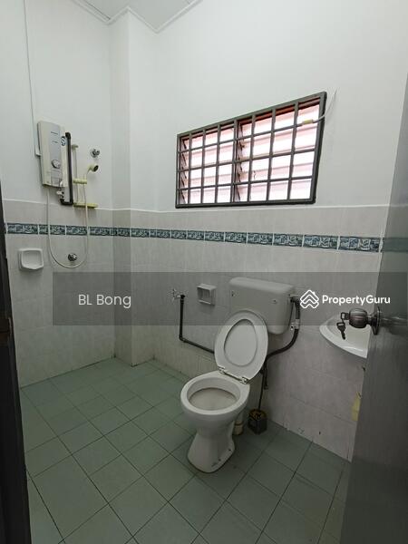 2-storey Terraced House for Sale in Taman Muzaffar Heights (Bukit Katil) - BL Bong - Bathroom - PropertyGuru.com.my