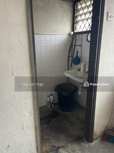 Shop / Office for Sale in Taman Cheras Indah (Cheras) - Yee Lin Yap - Bathroom - PropertyGuru.com.my