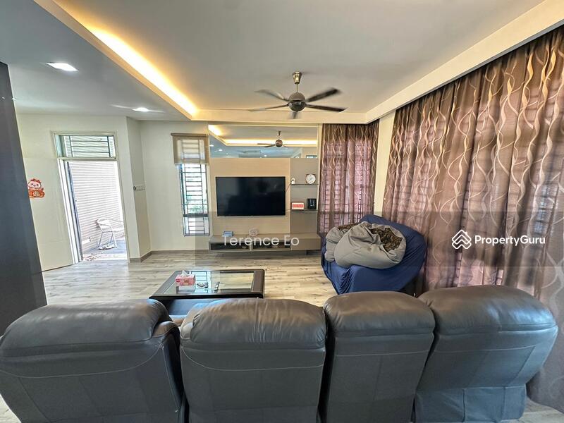 Cluster House for Sale in Taman Adda Heights (Tebrau) - Terence Eo - Living Room - PropertyGuru.com.my