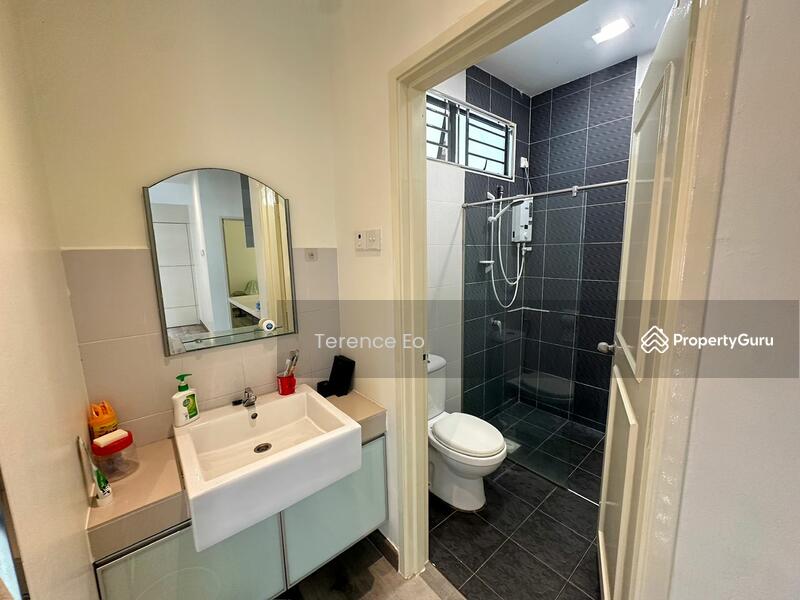 Cluster House for Sale in Taman Adda Heights (Tebrau) - Terence Eo - Bathroom - PropertyGuru.com.my