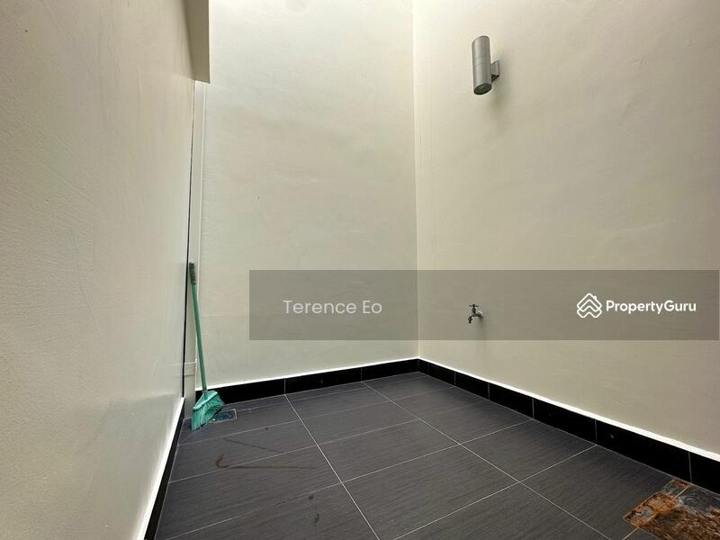 Cluster House for Sale in Taman Adda Heights (Tebrau) - Terence Eo - Bathroom - PropertyGuru.com.my