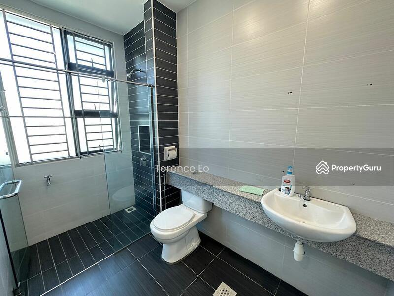 Cluster House for Sale in Taman Adda Heights (Tebrau) - Terence Eo - Bathroom - PropertyGuru.com.my