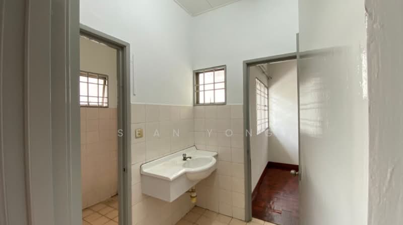 Rumah Teres 2-Tingkat untuk Dijual di Seri Utama Damansara (Kota Damansara) - Sean Yong - Bathroom - PropertyGuru.com.my