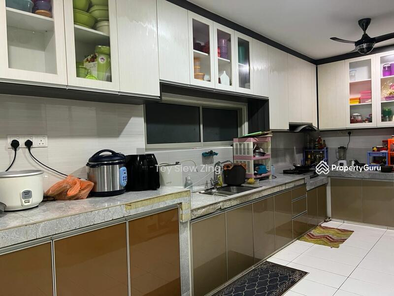 Rumah Berkembar untuk Dijual di Taman Bukit Serdang (Seri Kembangan) - Tey Siew Zing - Kitchen - PropertyGuru.com.my