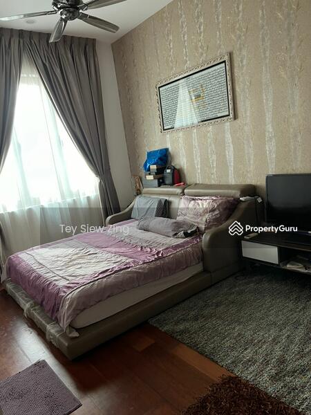Rumah Berkembar untuk Dijual di Taman Bukit Serdang (Seri Kembangan) - Tey Siew Zing - Master Bedroom - PropertyGuru.com.my