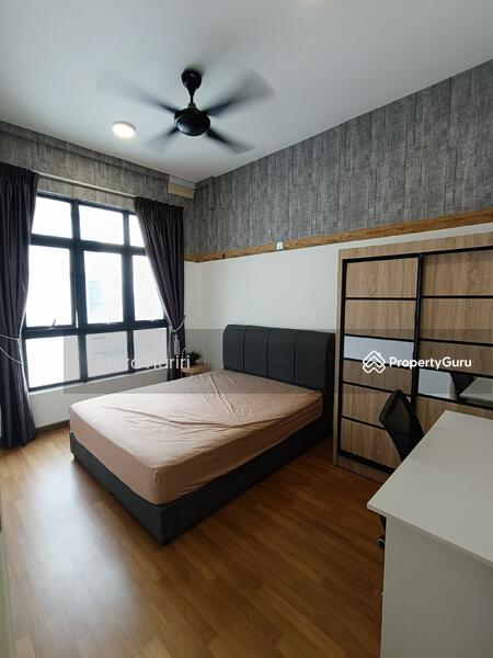 Queen Bedroom