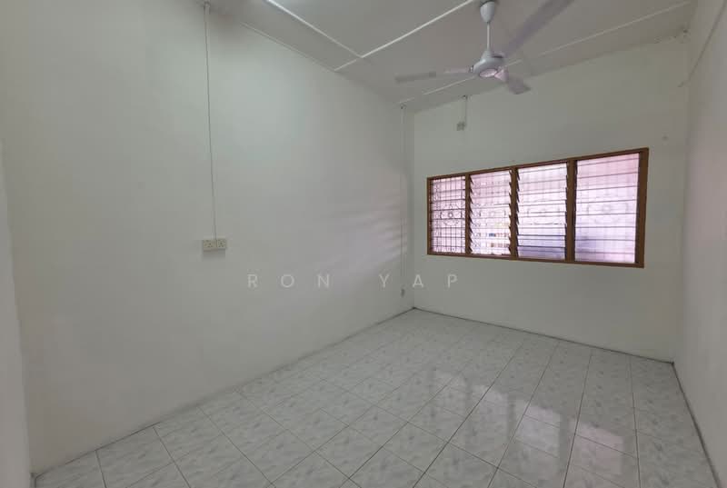 1-storey Terraced House for Sale in Taman Ehsan (Kepong) - Ron Yap - Bedroom - PropertyGuru.com.my