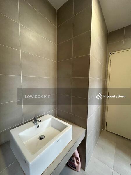 Terraced House for Rent in Dengkil (Selangor) - Low Kok Pin - Bathroom - PropertyGuru.com.my