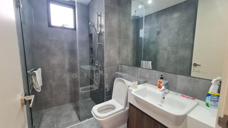 Servis Apartment untuk Disewa di Ativo Suites @ Damansara Avenue - Joyce Chee - Bathroom - PropertyGuru.com.my