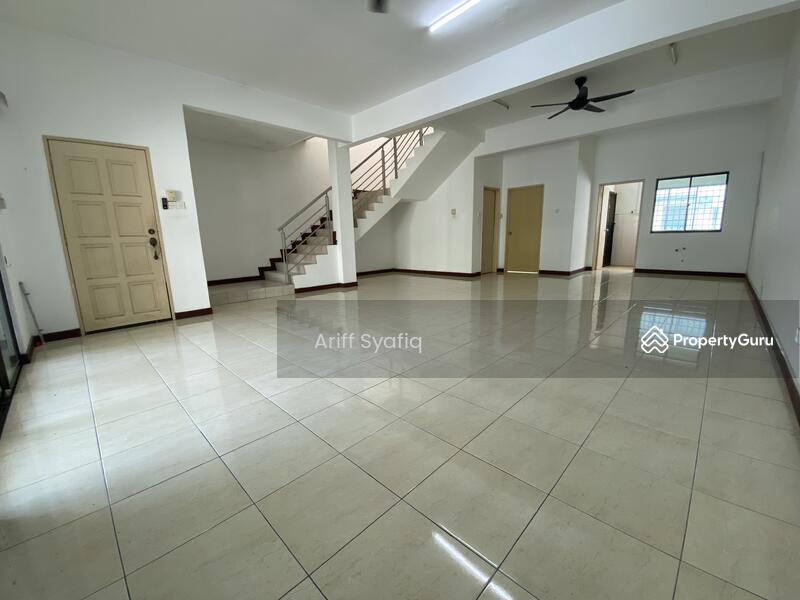 Rumah Teres 2-Tingkat untuk Dijual di Desa Kasia (Nilai) - Ariff Syafiq - Living Room - PropertyGuru.com.my