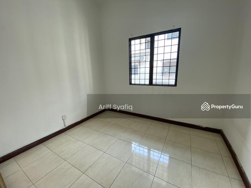 Rumah Teres 2-Tingkat untuk Dijual di Desa Kasia (Nilai) - Ariff Syafiq - Bedroom - PropertyGuru.com.my