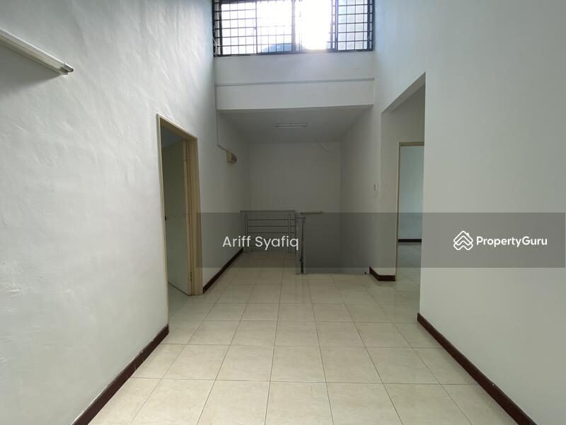 Rumah Teres 2-Tingkat untuk Dijual di Desa Kasia (Nilai) - Ariff Syafiq - Hallway - PropertyGuru.com.my