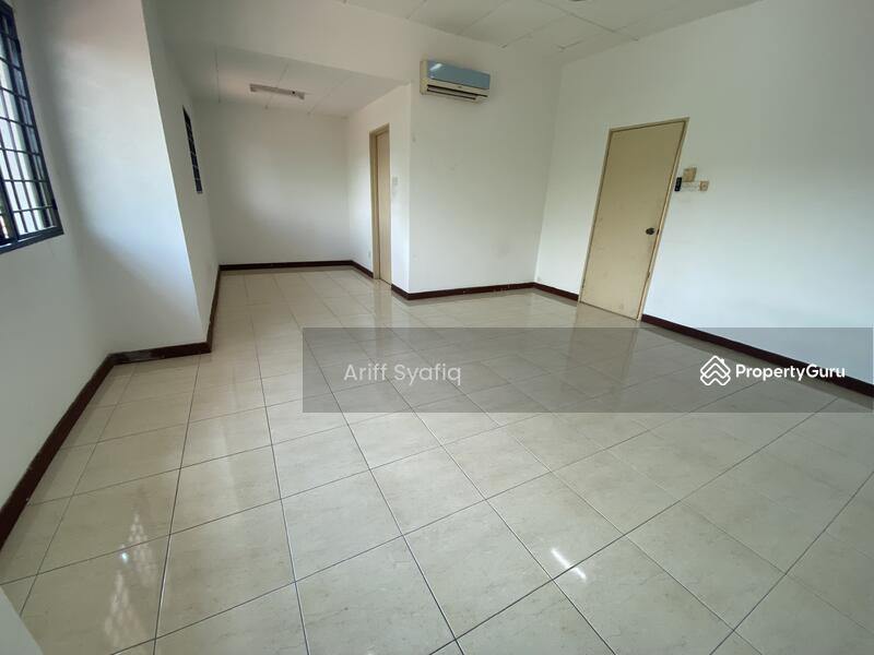 Rumah Teres 2-Tingkat untuk Dijual di Desa Kasia (Nilai) - Ariff Syafiq - Living Room - PropertyGuru.com.my